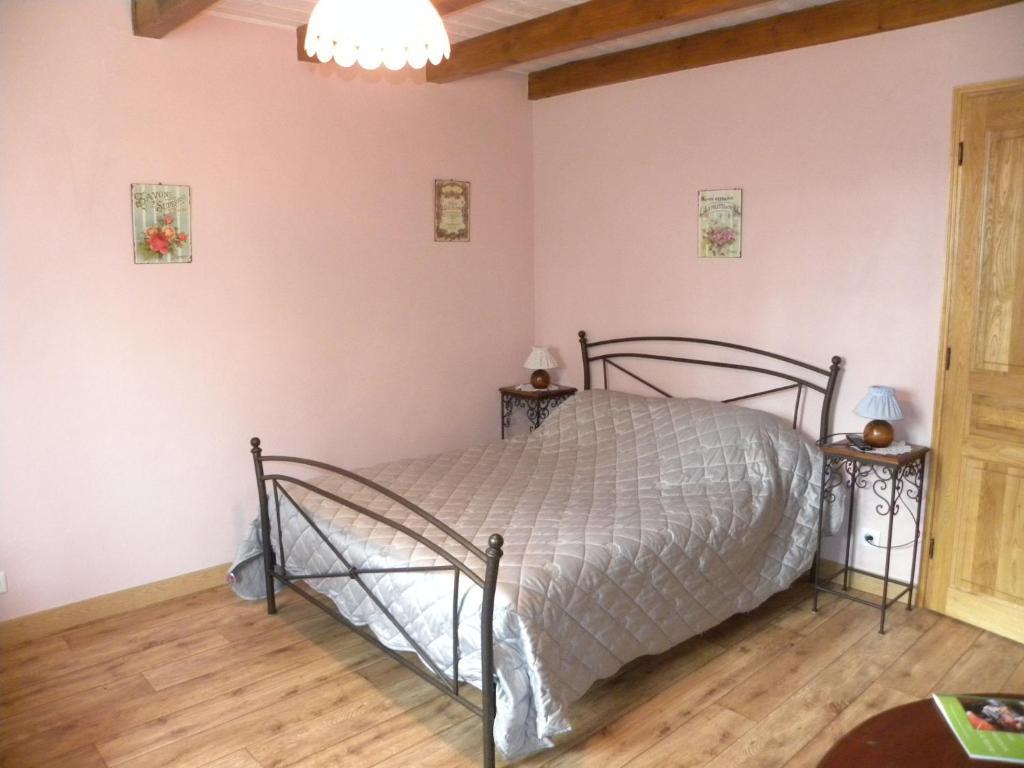 Auberge Les Volpilieres Ruynes-en-Margeride Kamer foto